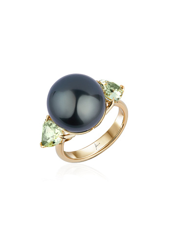 Yellow gold ring with black pearl and beryl, 1