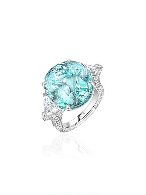 White gold ring with an oval Paraiba tourmaline, 1