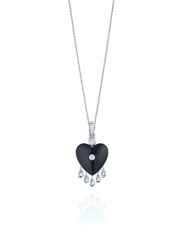 White Gold & Onyx Heart-Shaped Necklace, 1