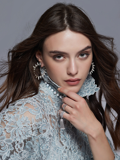 Round Diamond & White Gold Hoop Earrings, 4