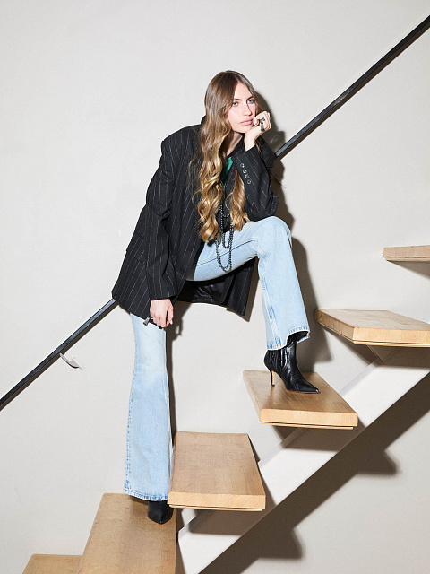 Light Blue Flared Jeans, 3