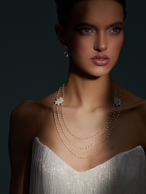 Briolette Diamond, Oval Diamond & White Gold Necklace, 9