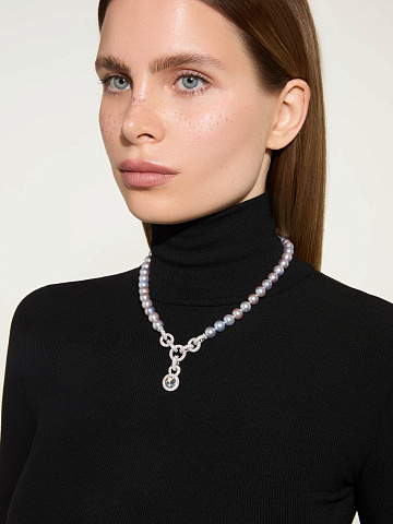 White gold pendant necklace with blue Akoya pearl and diamonds, 2