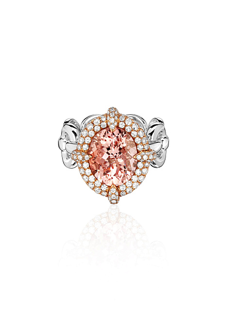 White gold ring with oval morganite and diamonds, 4