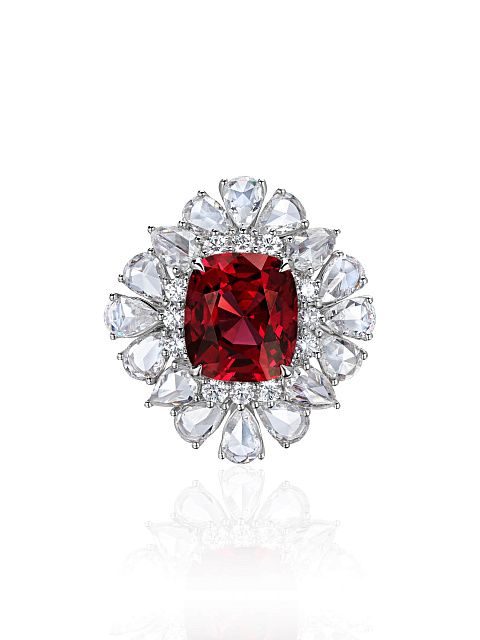 White gold ring with rhodolite and diamonds, 6