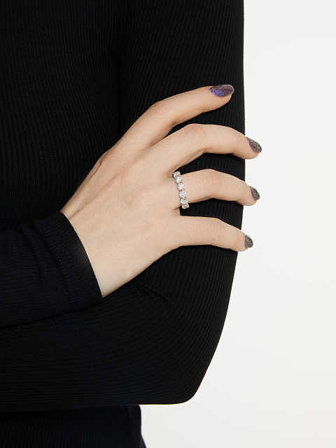 White gold ring with round lab-grown diamonds, 2