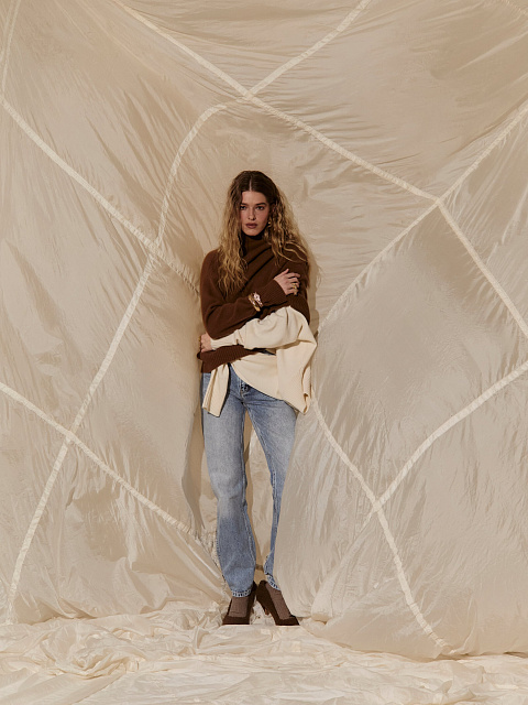 Brown Royal Cashmere Turtleneck Sweater, 6