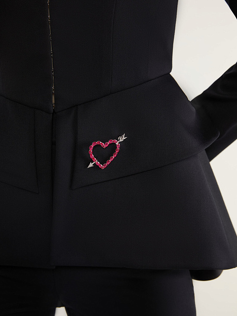 White gold heart-shaped brooch with rubies and diamonds, 3