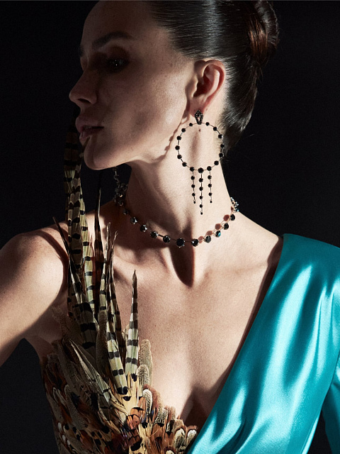 Hoop earrings in white gold with black diamonds, 3