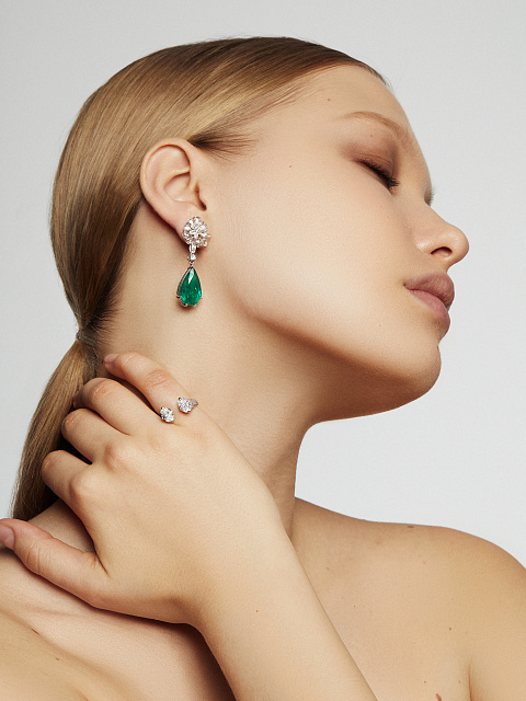 Pear Emerald & Pear Diamond & White Gold Earrings, 12