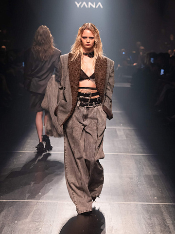Look #5, 1