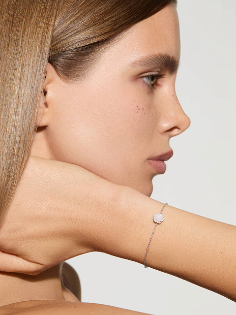 White Gold, Rock Crystal & Mother-of-pearl Rose Bracelet, 3