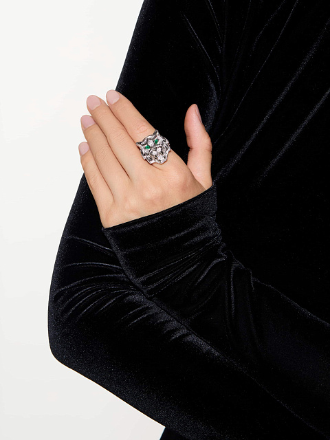 White gold ring with diamonds and emeralds, 3