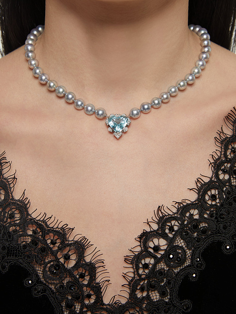 White gold necklace with aquamarine and Akoya pearls, 5