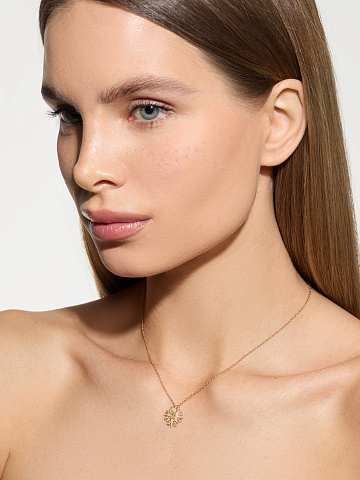 Yellow gold pendant necklace with yellow diamonds, 2