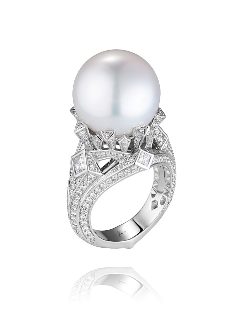 Ring made of white gold, pearls and diamonds, 1