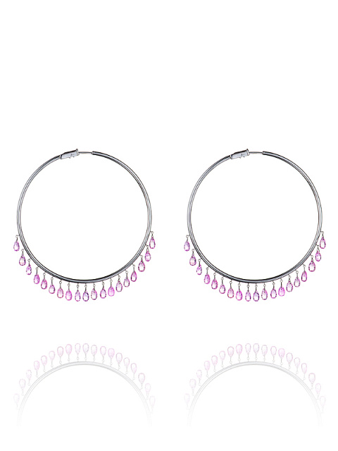Hoops made of blackened gold with briolette-cut pink sapphires, 1
