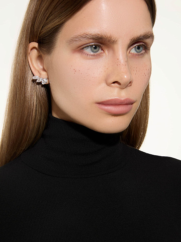 White gold stud earrings with marquise-cut diamonds, 2