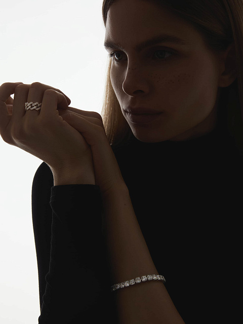 White gold ring with diamonds, 3