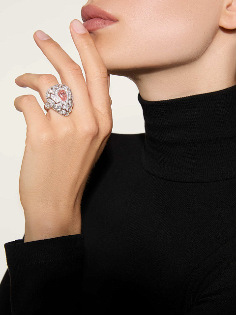 Tassel ring in white gold with a pink LG diamond, 5