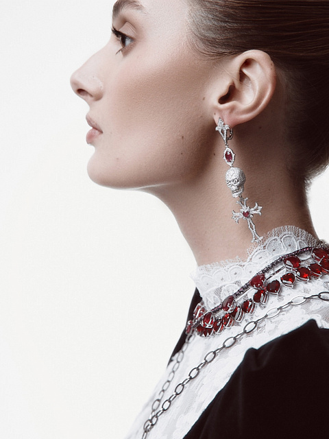 White gold earrings with rubies and diamonds, 2