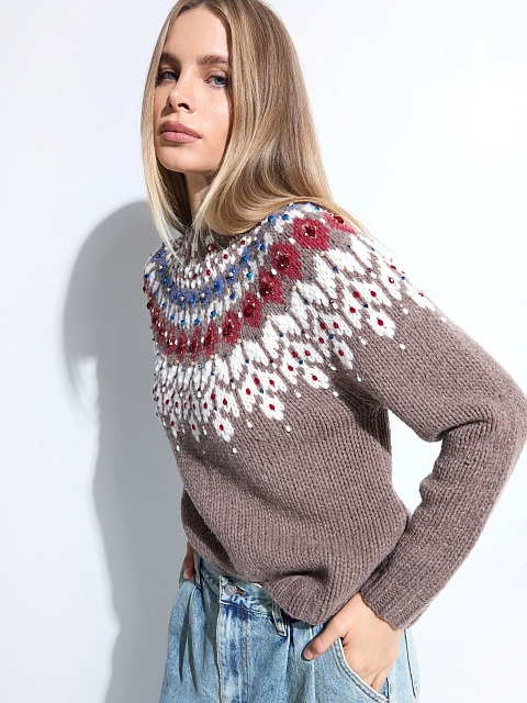 Brown Cashmere Sweater With Pattern And Pearls, 2
